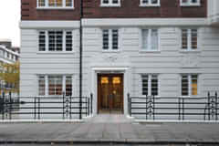 Studio at Tavistock Court, Bloomsbury, London WC1H 9HE - London, England, United Kingdom - Exterior