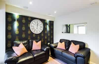 Room in a 4 Bedroom Apartment, 2 Queen Anne Street, Stoke-on-Trent ST4 2EQ - Stoke-on-Trent, England, United Kingdom - Amenities
