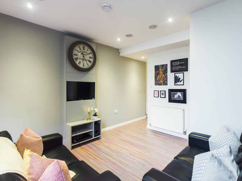 Room in a 3 Bedroom Apartment, 30 Watford Street, Stoke-on-Trent ST4 2EW - Stoke-on-Trent, England, United Kingdom - 3 Bedroom 1 Bathroom Apartment - Amenities