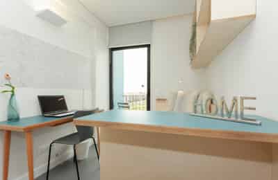Premium Studio - Amenities?w=400&h=260&fit=crop&q=40&auto=format&trim=auto
