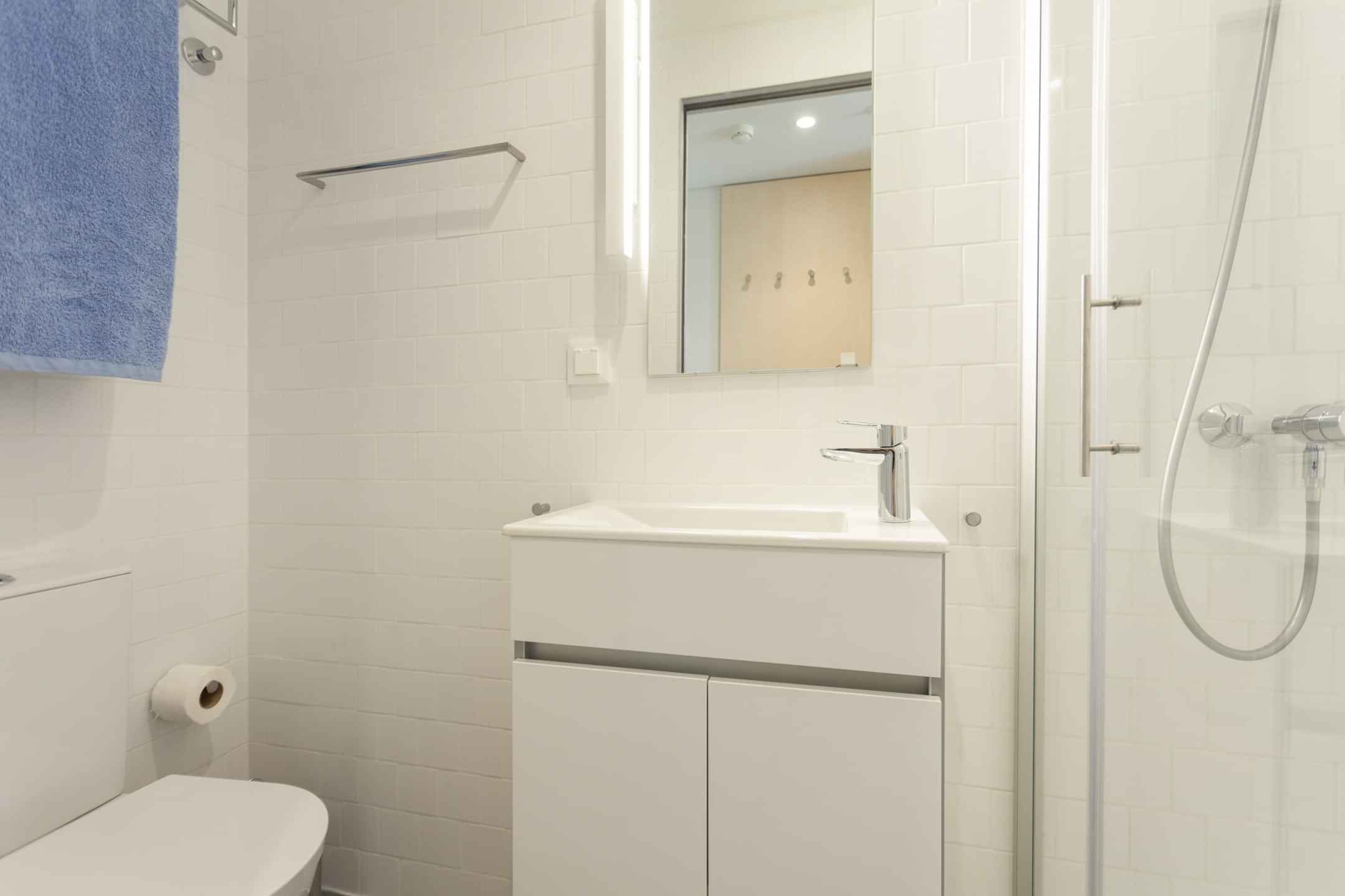 Classic Plus Studio - Amenities?w=400&h=260&fit=crop&q=40&auto=format&trim=auto