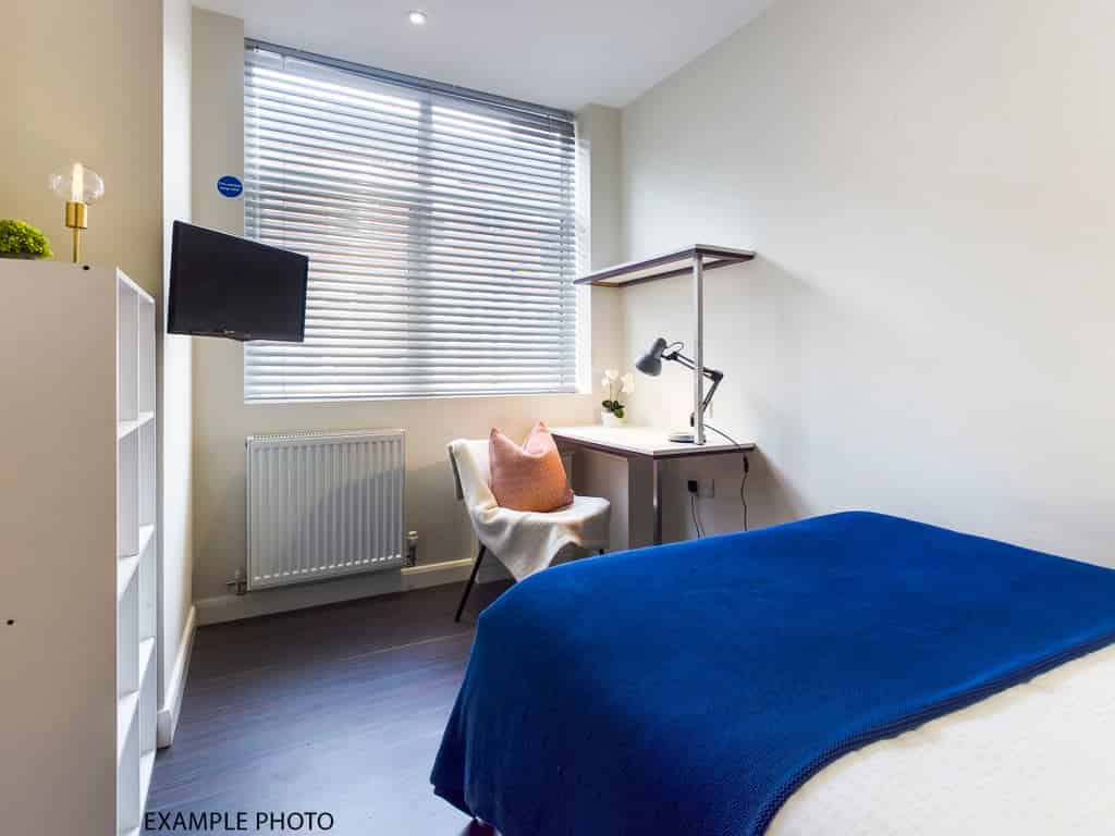 Room in a 3 Bedroom Apartment, 48 Cauldon Road, Stoke-on-Trent ST4 2ED - Stoke-on-Trent, England, United Kingdom - 3 Bedroom 1 Bathroom Apartment - Amenities