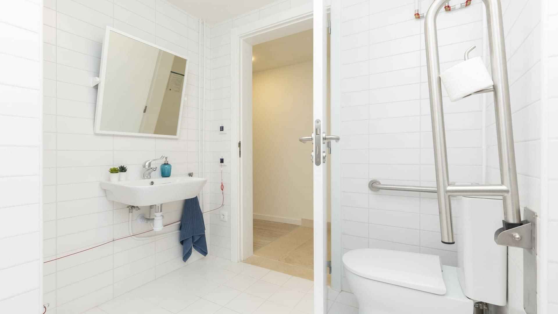 Classic Twin Apartment - Amenities?w=400&h=260&fit=crop&q=40&auto=format&trim=auto