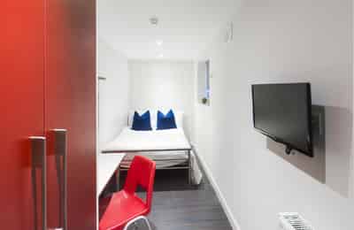 Room in a 4 Bedroom Apartment, 210 Cauldon Road, Stoke-on-Trent ST4 2BS - Stoke-on-Trent, England, United Kingdom - 4 Bedroom 1 Bathroom Apartment - Bedroom