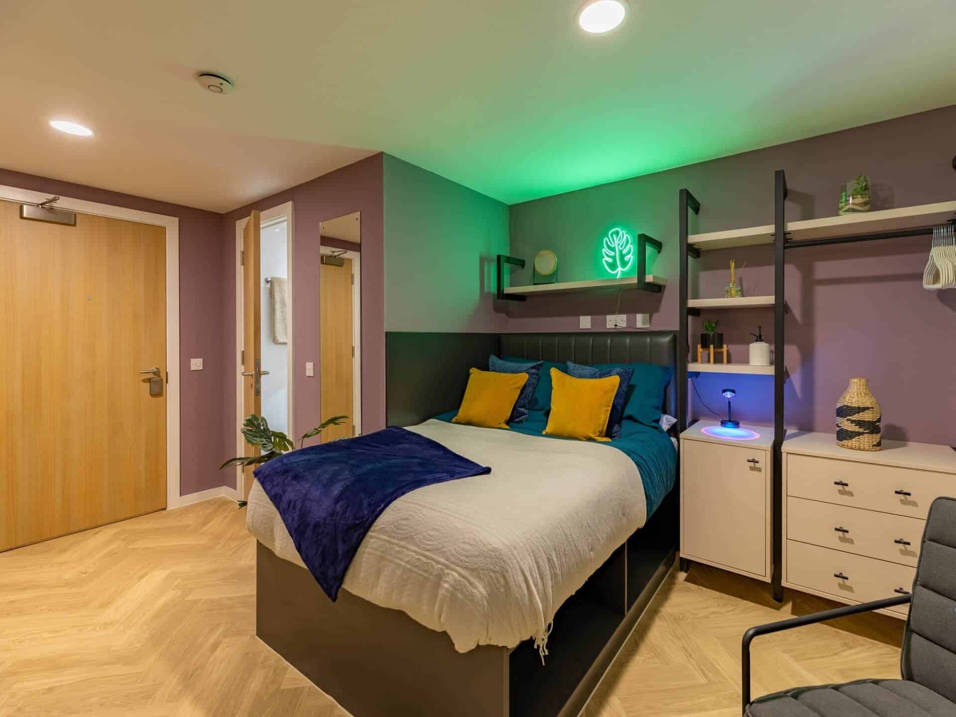 Amenities?w=400&h=260&fit=crop&q=40&auto=format&trim=auto