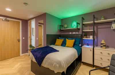 Amenities?w=400&h=260&fit=crop&q=40&auto=format&trim=auto