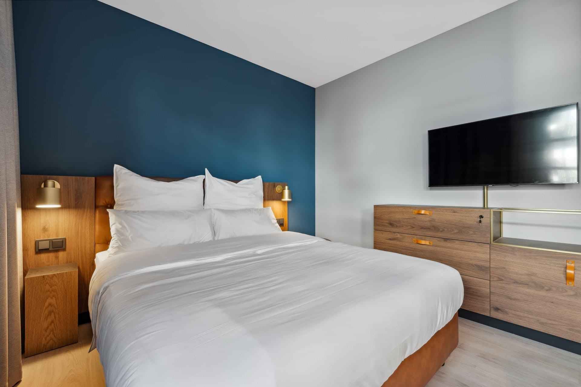 Kitchen?w=400&h=260&fit=crop&q=40&auto=format&trim=auto