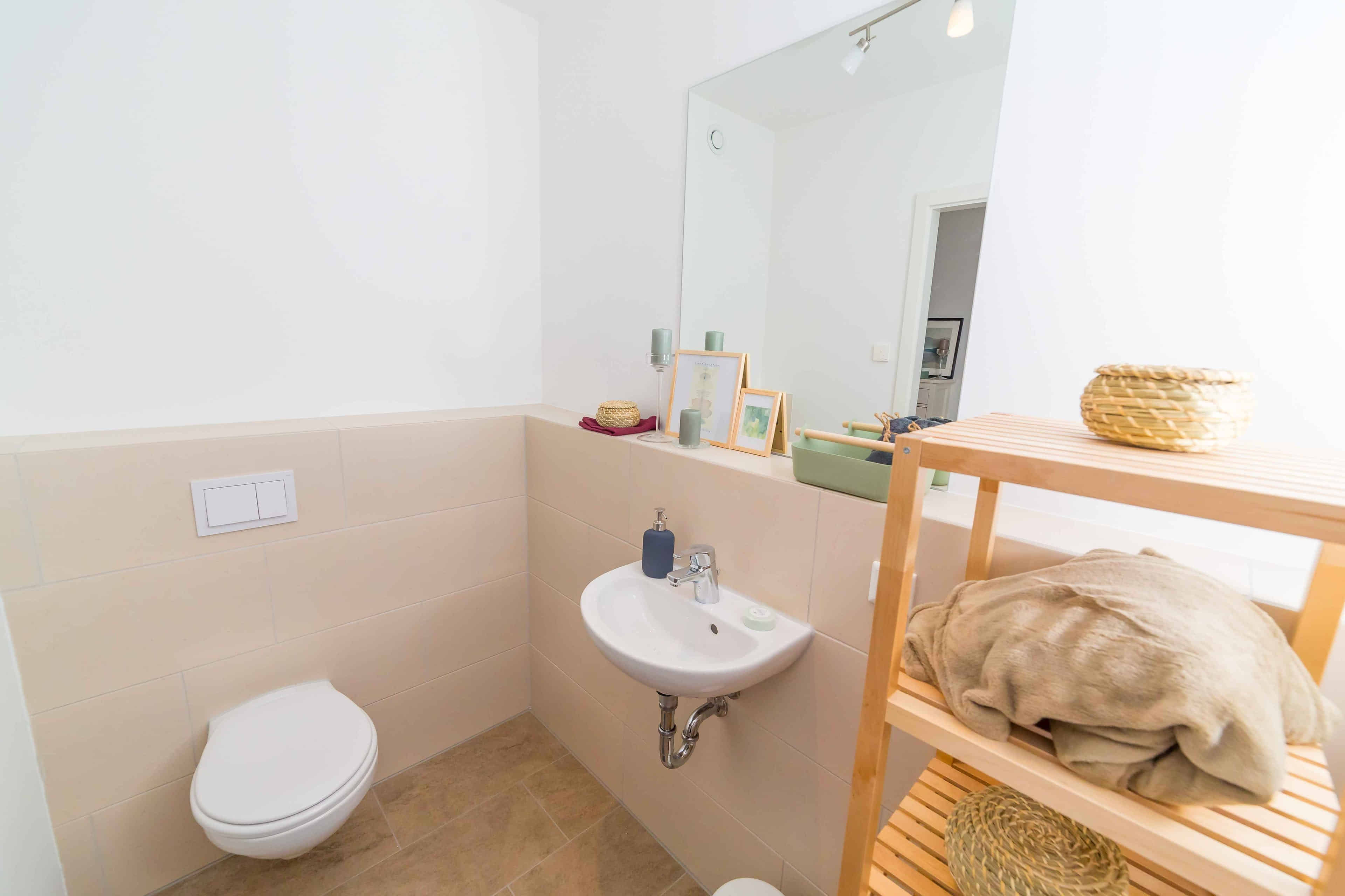 Common Area?w=400&h=260&fit=crop&q=40&auto=format&trim=auto