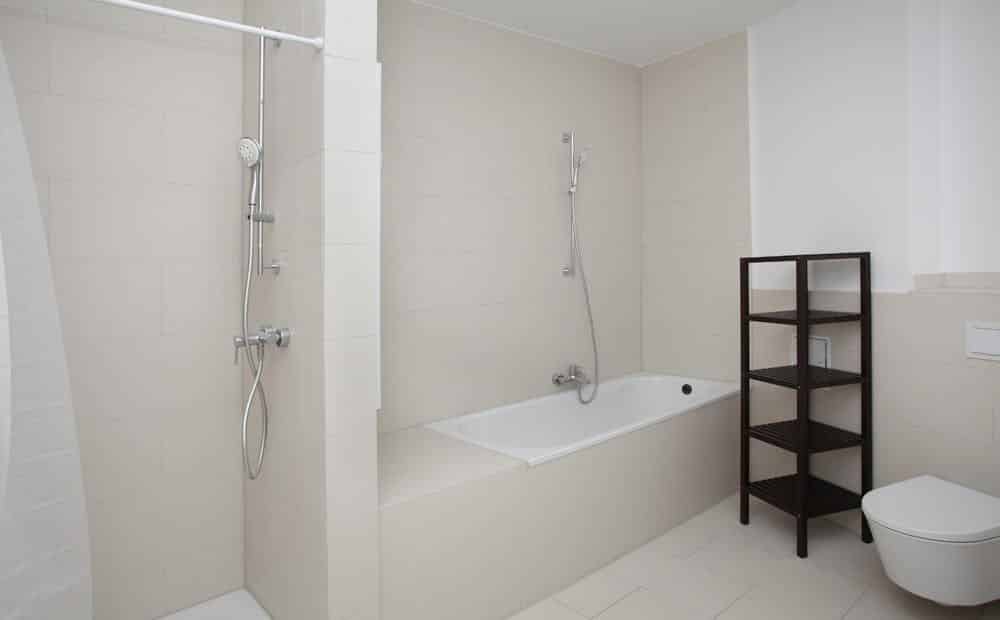 Exterior?w=400&h=260&fit=crop&q=40&auto=format&trim=auto