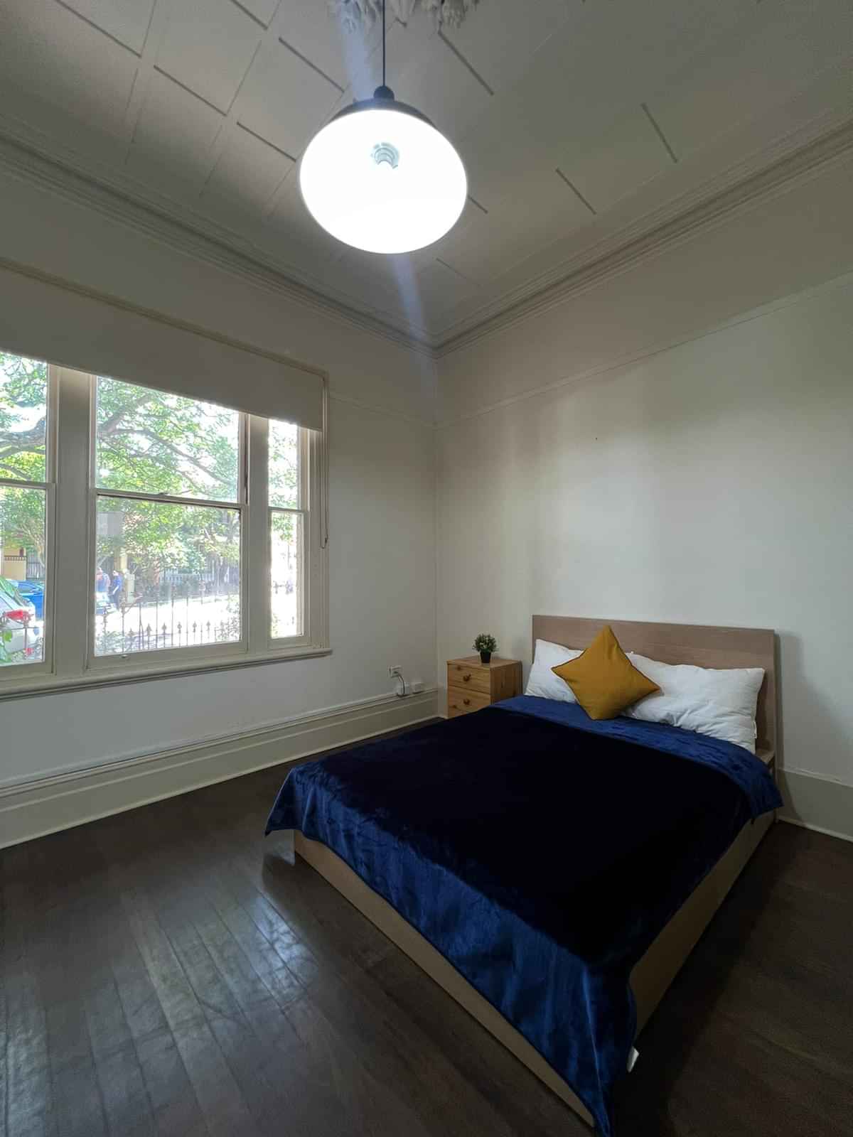 Exterior?w=400&h=260&fit=crop&q=40&auto=format&trim=auto