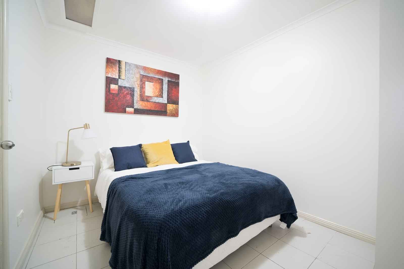 Common Area?w=400&h=260&fit=crop&q=40&auto=format&trim=auto