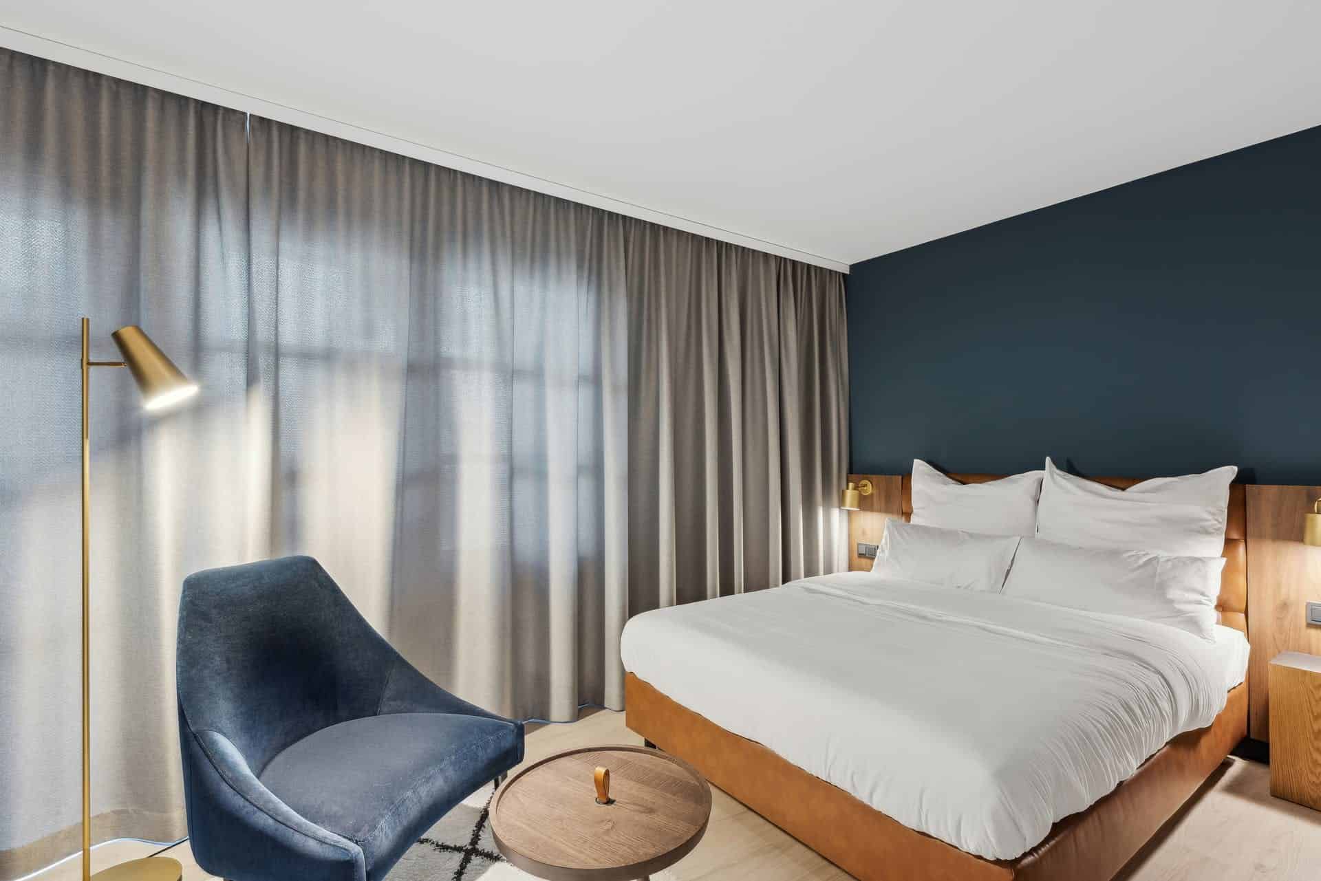 Common Area?w=400&h=260&fit=crop&q=40&auto=format&trim=auto