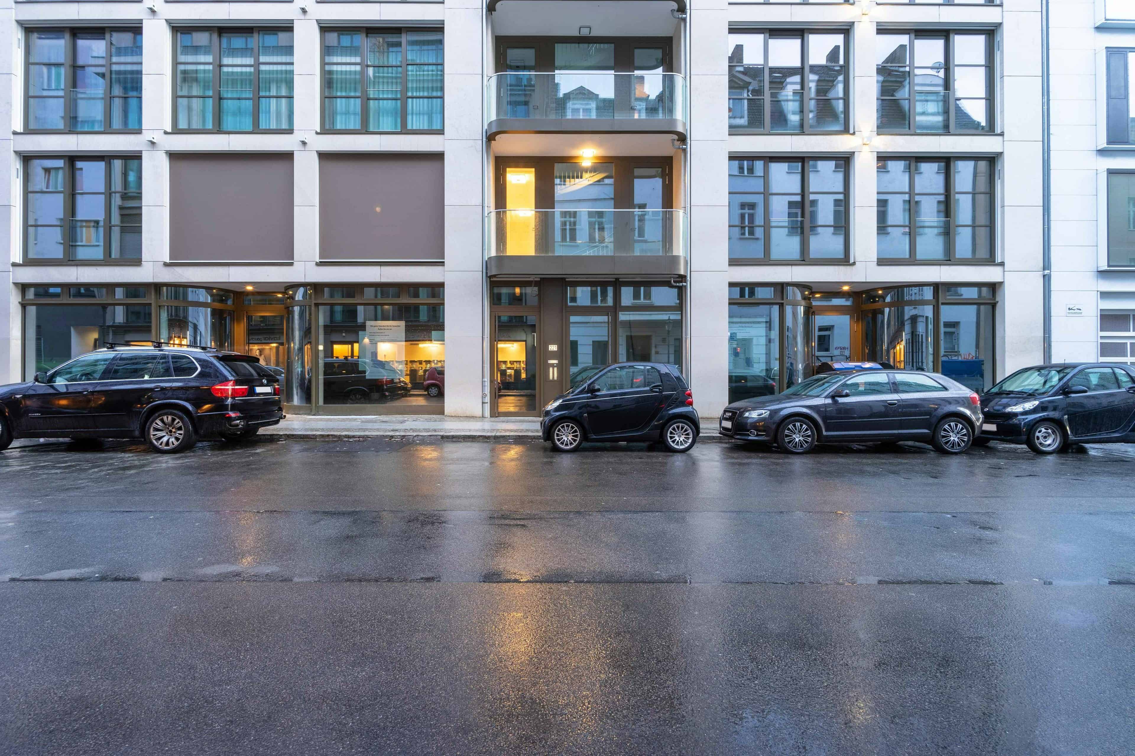 ?w=400&h=260&fit=crop&q=40&auto=format&trim=auto