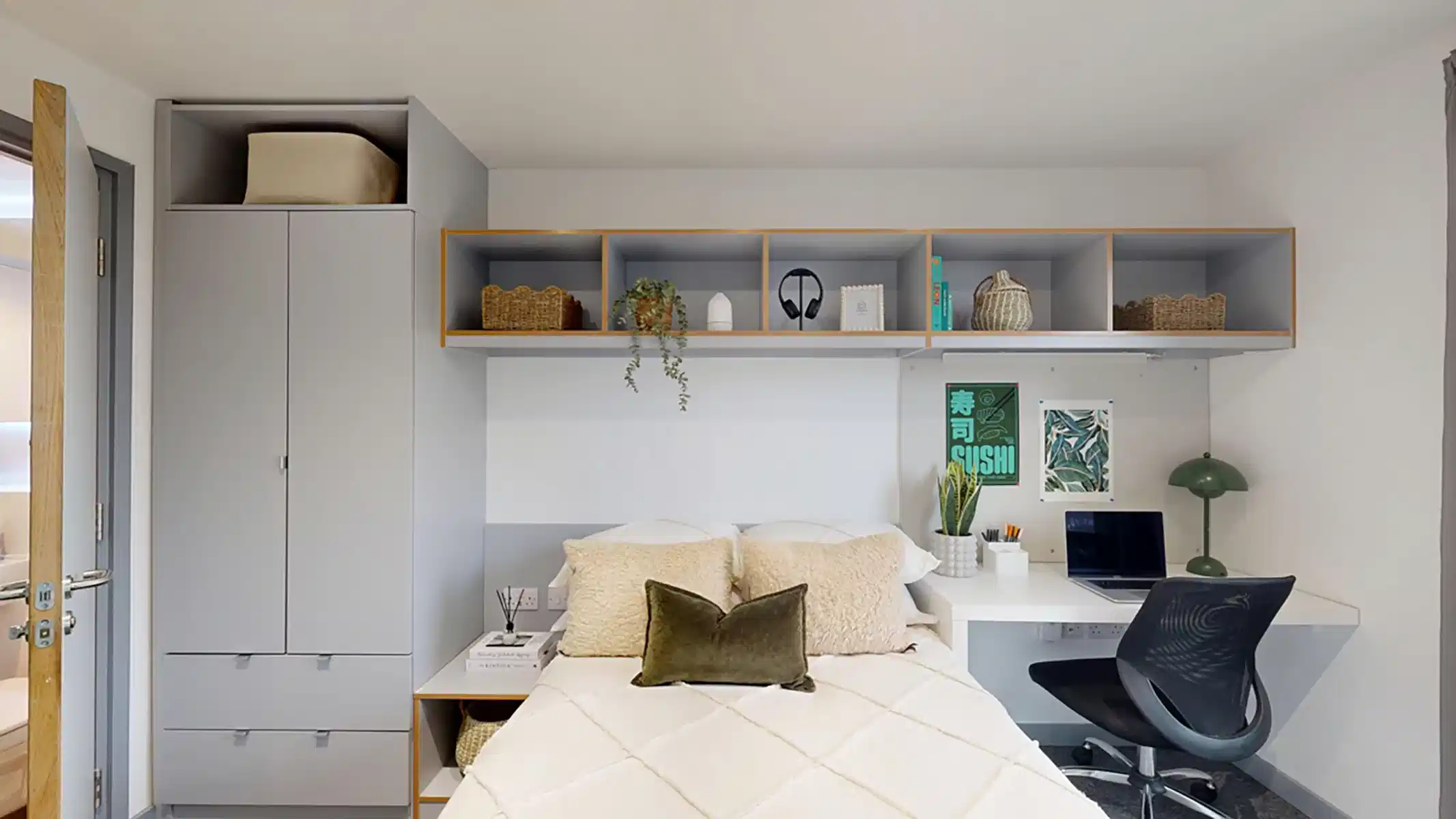 Canal View - En-Suite