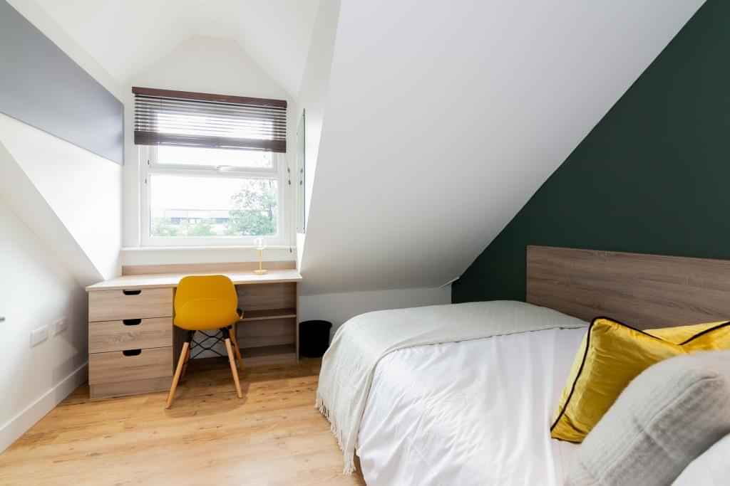 Room in a 6 Bedroom Apartment, 42 Bankfield Road, Huddersfield HD1 3HR (Flat 7) - Huddersfield, England, United Kingdom - 6 Bedroom 2 Bathroom Apartment - Bedroom