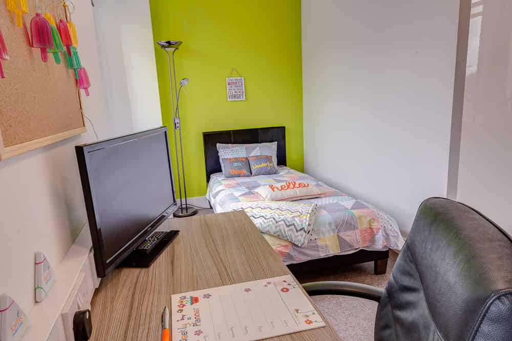 Amenities?w=400&h=260&fit=crop&q=40&auto=format&trim=auto