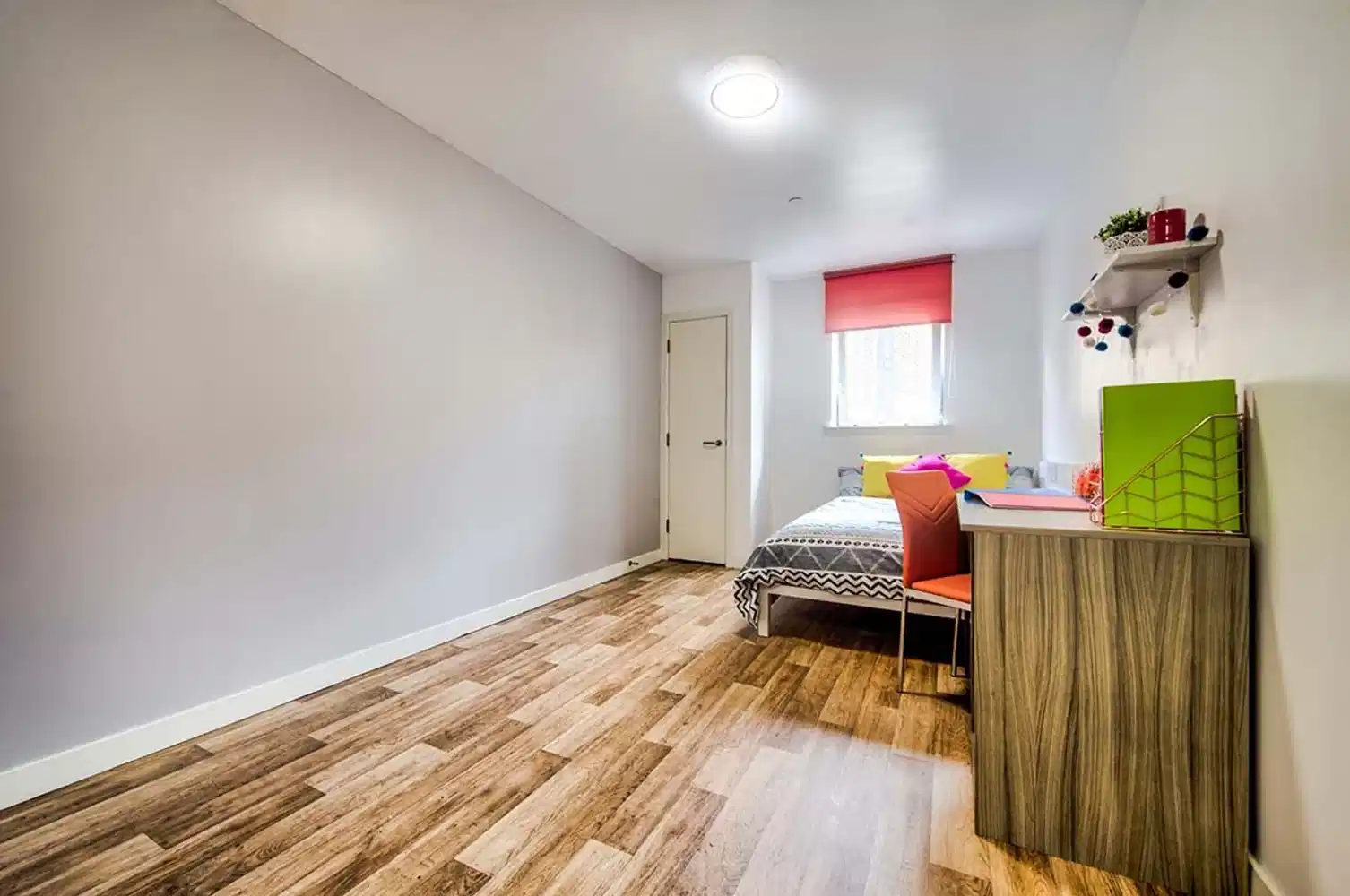 Common Area?w=400&h=260&fit=crop&q=40&auto=format&trim=auto