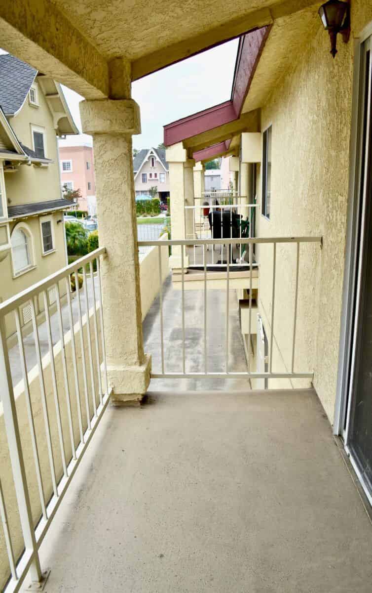 ?w=400&h=260&fit=crop&q=40&auto=format&trim=auto