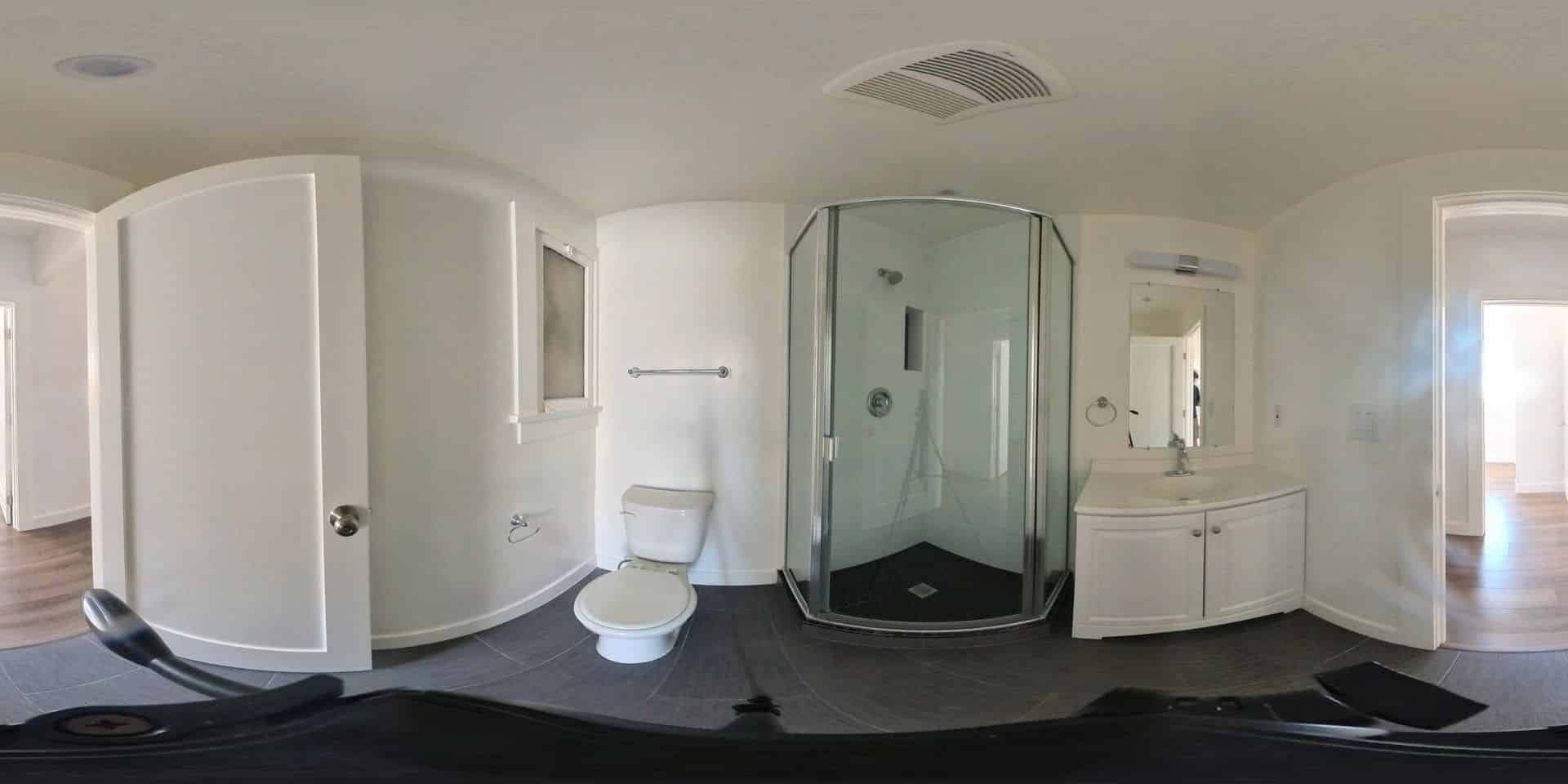 The Hidden Gem, Los Angeles - Los Angeles, California, United States - 3 Bedroom Apartment - Bathroom