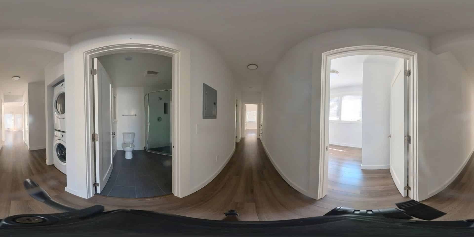 4 Bedroom Apartment - Bathroom?w=400&h=260&fit=crop&q=40&auto=format&trim=auto