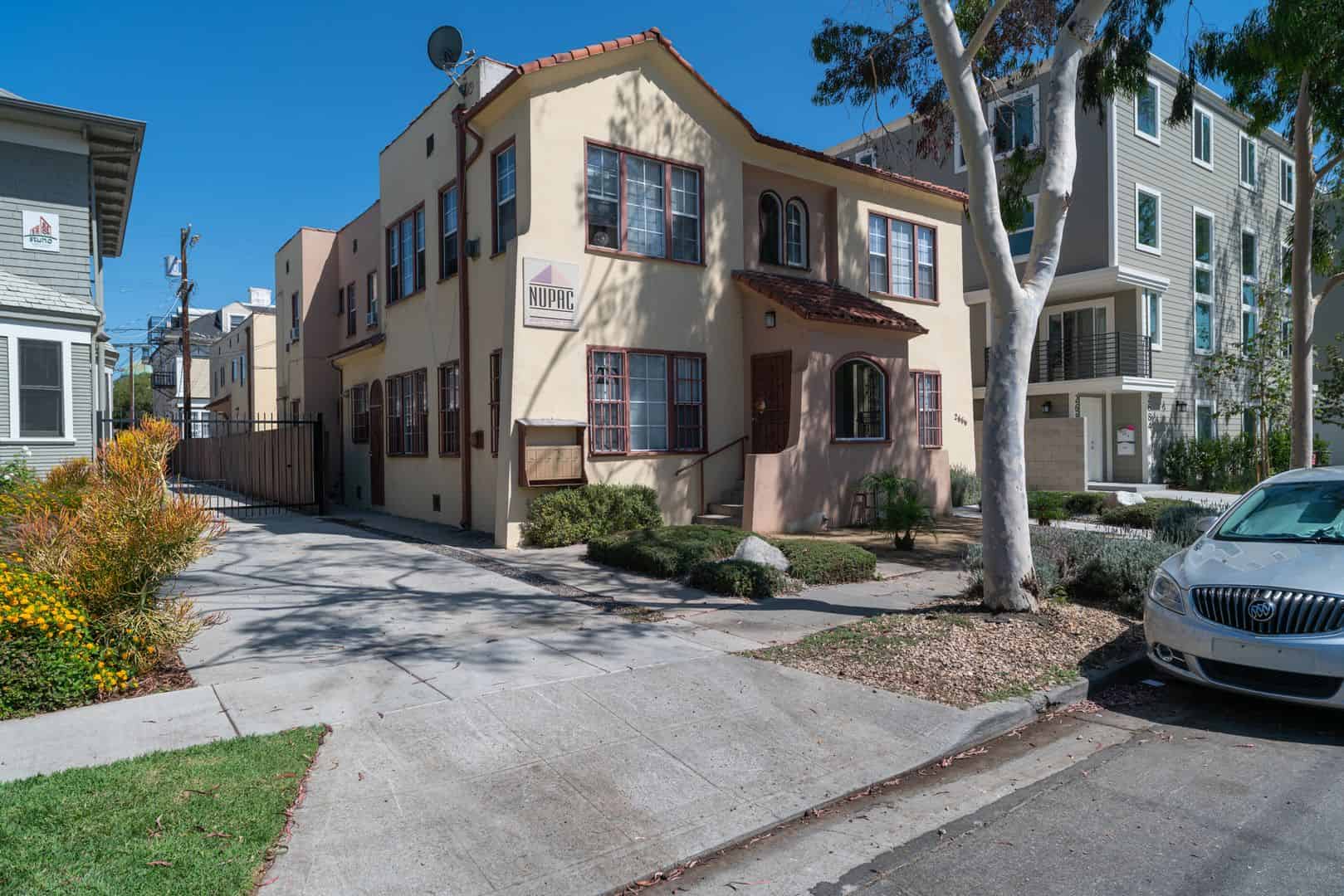 Dos Diablos, Los Angeles - Los Angeles, California, United States - Exterior