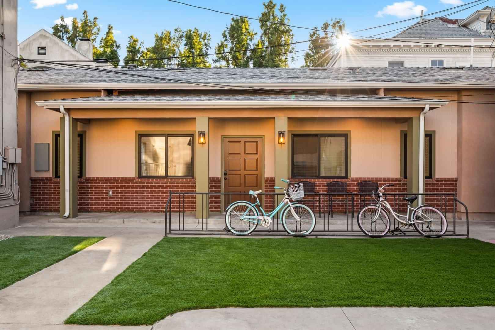 St. James, Los Angeles - Los Angeles, California, United States - Amenities