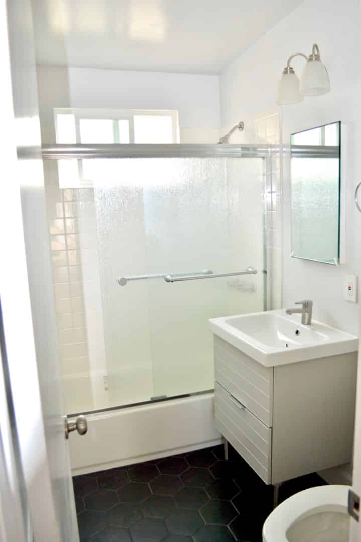 Exterior?w=400&h=260&fit=crop&q=40&auto=format&trim=auto