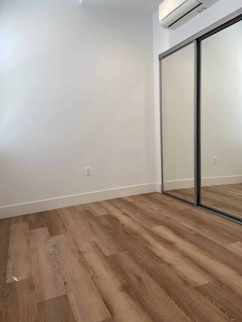 Common Area?w=400&h=260&fit=crop&q=40&auto=format&trim=auto