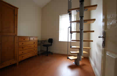 Room in a 7 Bedroom Apartment, 23 Crofton St, Manchester M14 4DX (Flat 2) - Manchester, England, United Kingdom - 7 Bedroom 2 Bathroom Apartment - Amenities