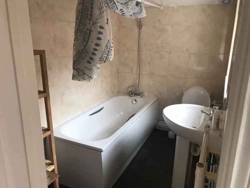 3 Bedroom Apartment - Bedroom?w=400&h=260&fit=crop&q=40&auto=format&trim=auto