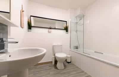 Two Bedroom Apartment - Bedroom?w=400&h=260&fit=crop&q=40&auto=format&trim=auto