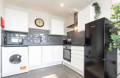Two Bedroom Apartment - Bedroom?w=400&h=260&fit=crop&q=40&auto=format&trim=auto
