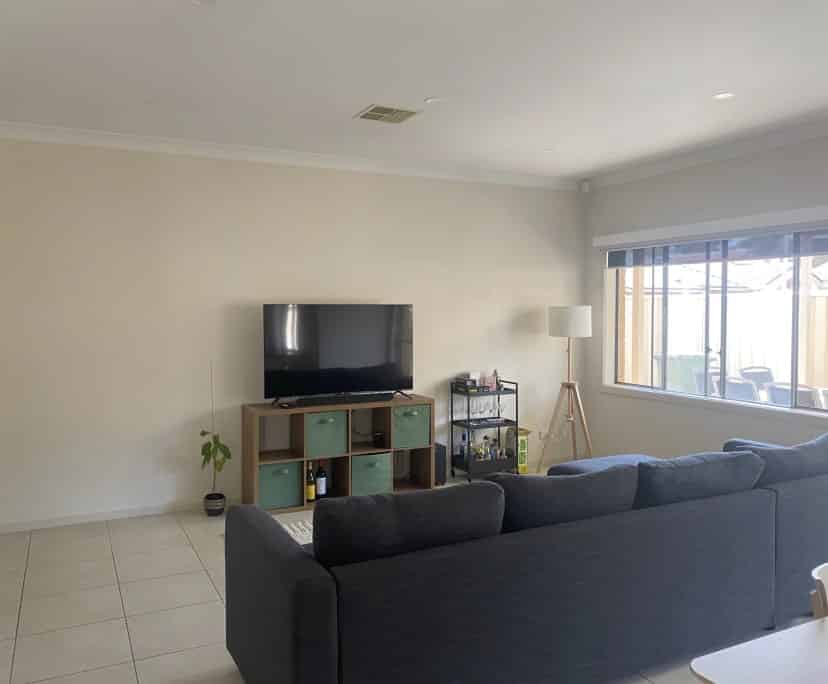 Room 2 - Room?w=400&h=260&fit=crop&q=40&auto=format&trim=auto