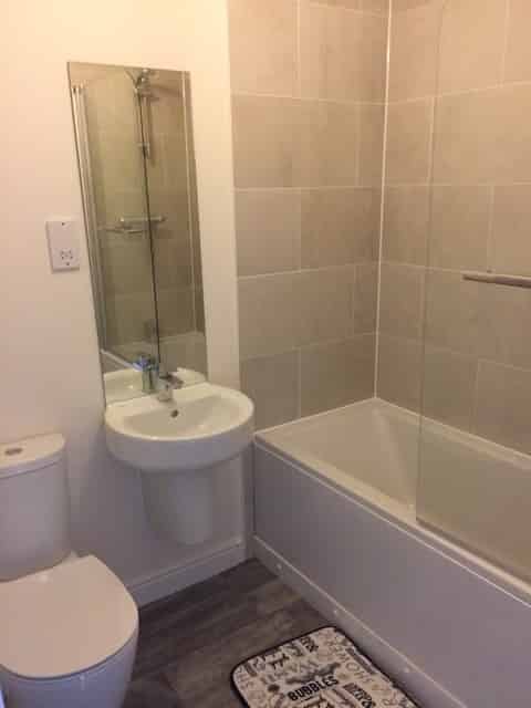6 Bedroom Apartment, 39 Great Clover Leaze, Stoke Gifford, Bristol BS16 1GG - Bristol, England, United Kingdom - 6 Bedroom Apartment - Bathroom