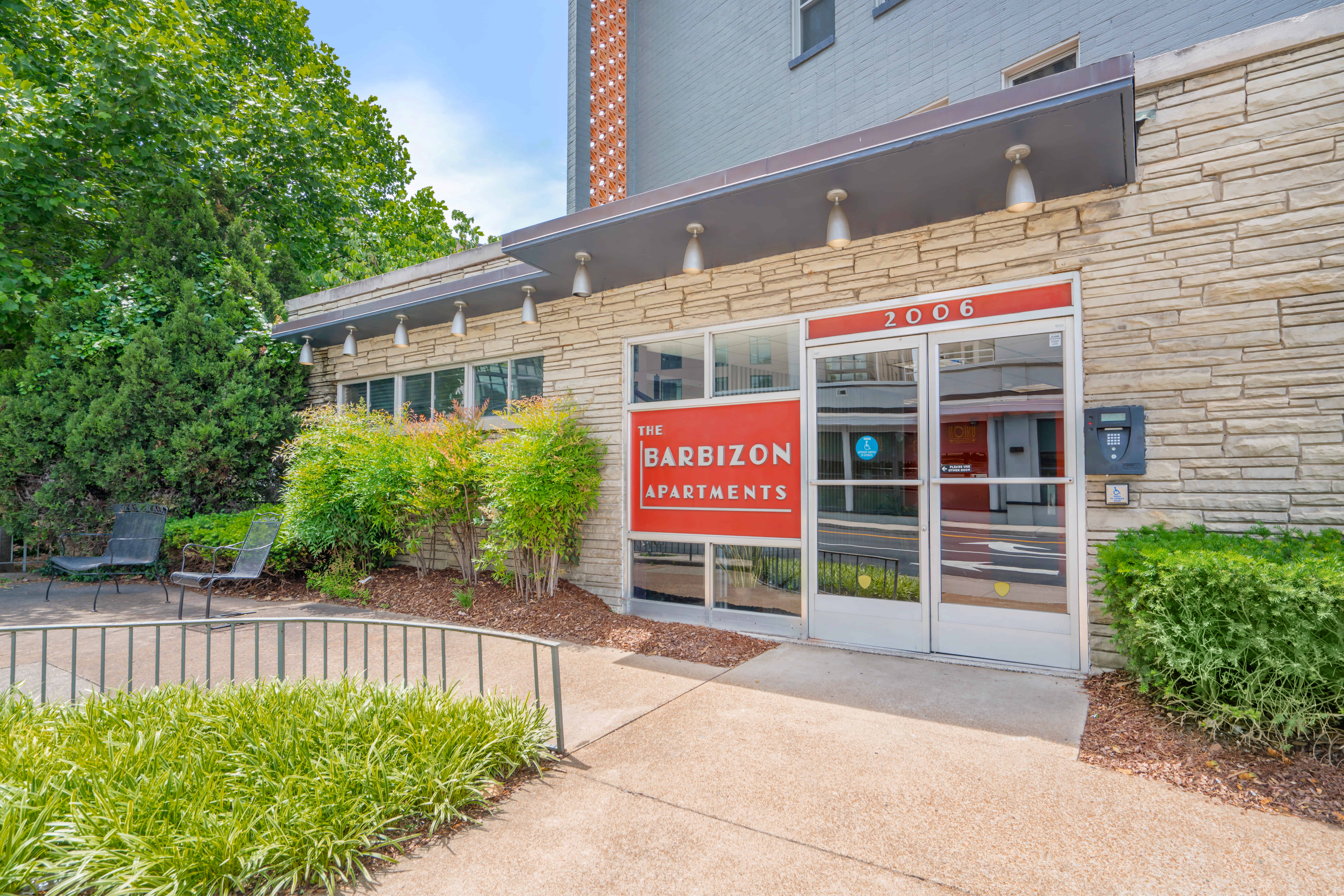 Barbizon Apartments, Nashville 2