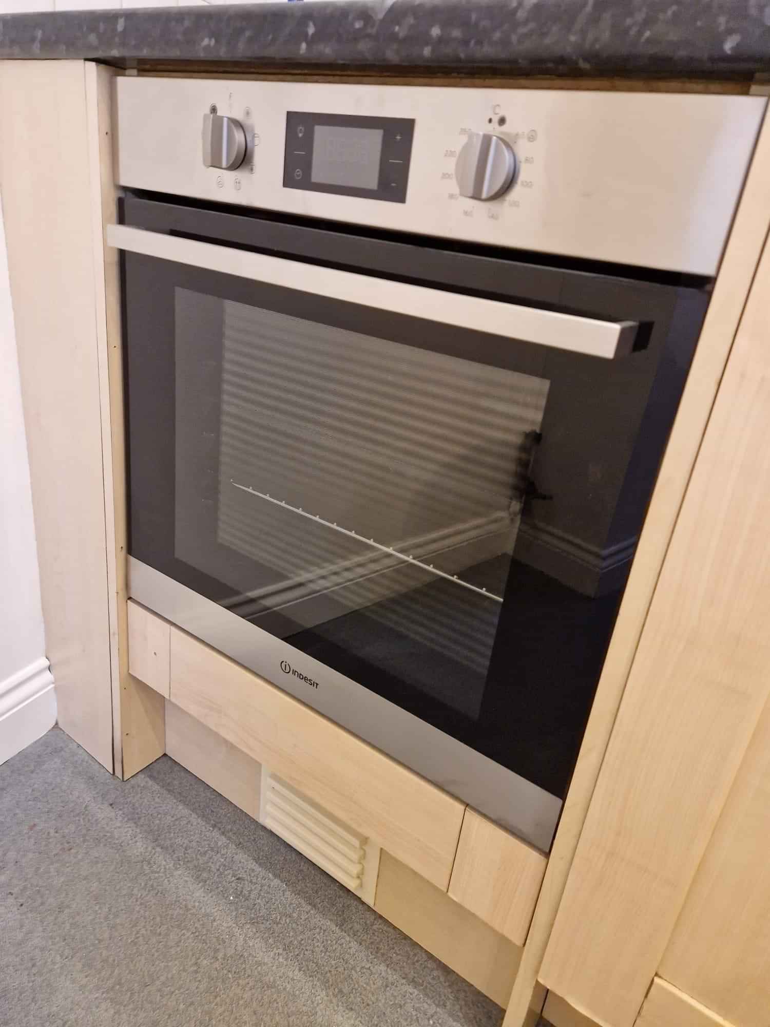 Exterior?w=400&h=260&fit=crop&q=40&auto=format&trim=auto