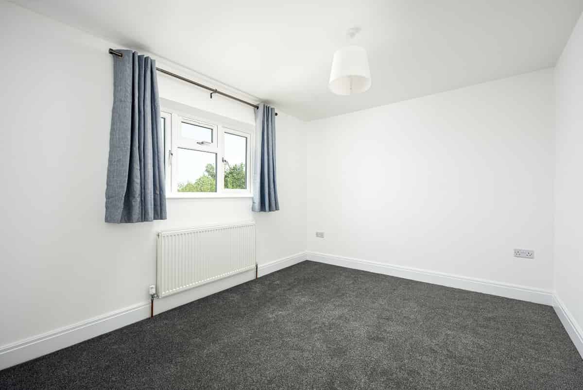 Bedroom 3 - Bathroom?w=400&h=260&fit=crop&q=40&auto=format&trim=auto