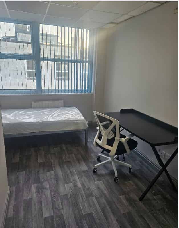 Single Ensuite - Kitchen?w=400&h=260&fit=crop&q=40&auto=format&trim=auto