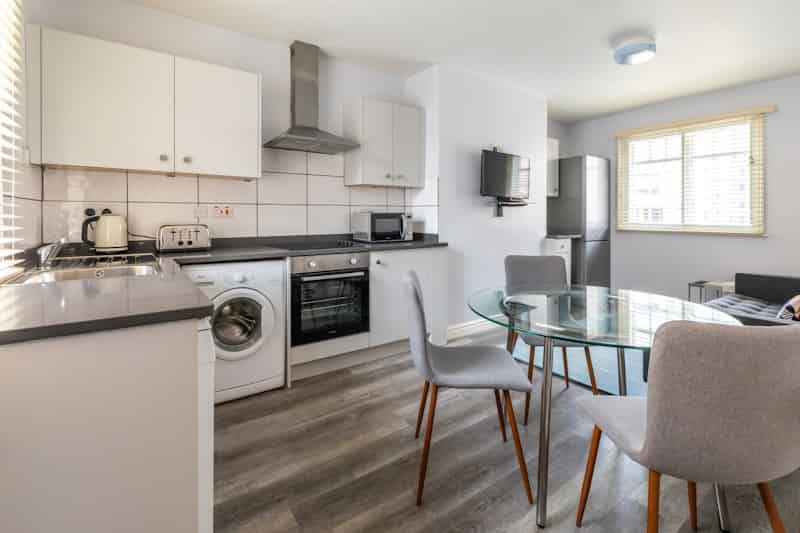 Ensuite 2 - Kitchen?w=400&h=260&fit=crop&q=40&auto=format&trim=auto