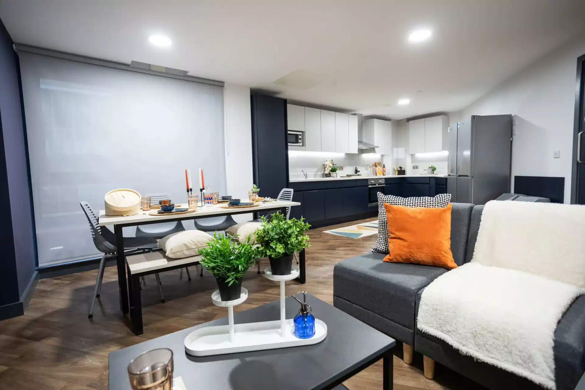 Amenities?w=400&h=260&fit=crop&q=40&auto=format&trim=auto