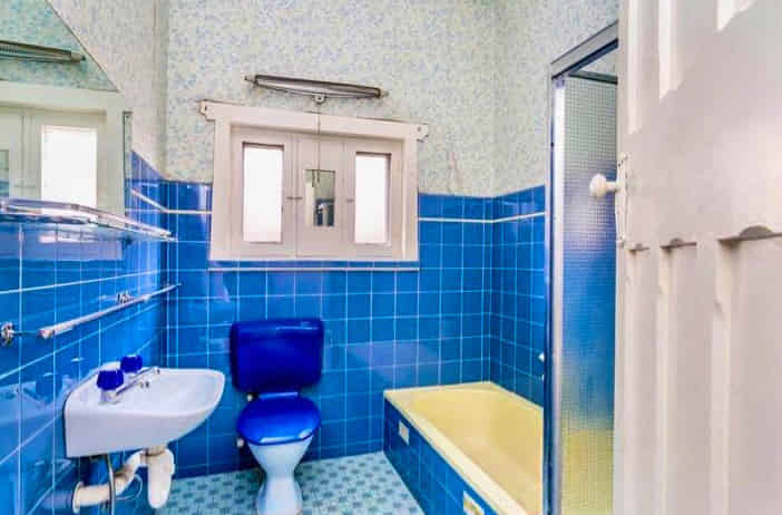 Room 3 - Bedroom?w=400&h=260&fit=crop&q=40&auto=format&trim=auto