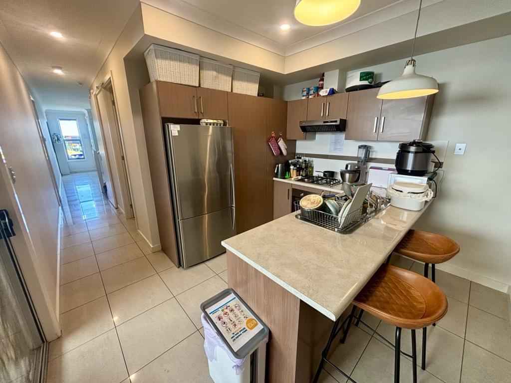 Room in a 5 Bedroom Apartment, 2/1A Pedlar Street, Seaton, City of Charles Sturt, Adelaide 5023 (Room 3) - Adelaide, South Australia, Australia - Room 1 - Kitchen