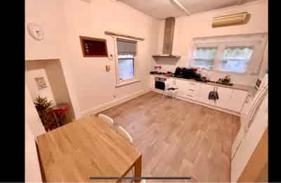 Room 1 - Kitchen?w=400&h=260&fit=crop&q=40&auto=format&trim=auto