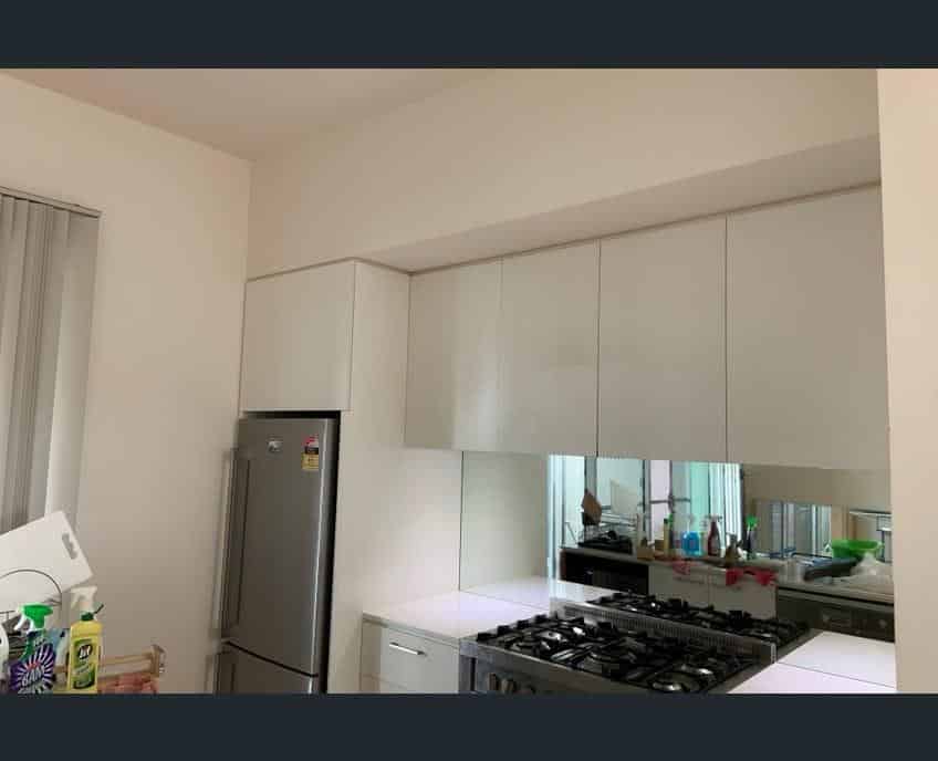 Bedroom?w=400&h=260&fit=crop&q=40&auto=format&trim=auto