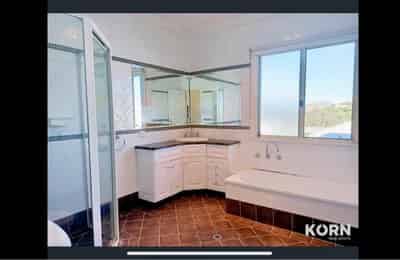 Room in a 6 Bedroom Apartment, 4A Pearson Street, Thebarton, City of West Torrens, Adelaide 5031 (Room 6) - Adelaide, South Australia, Australia - Room 1 - Bathroom