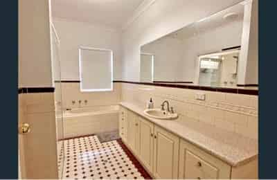 Room in a 5 Bedroom Apartment, 66 Alfred Street, Adelaide City Council, Adelaide 5000 (Room 4) - Adelaide, South Australia, Australia - Room 5 - Bathroom
