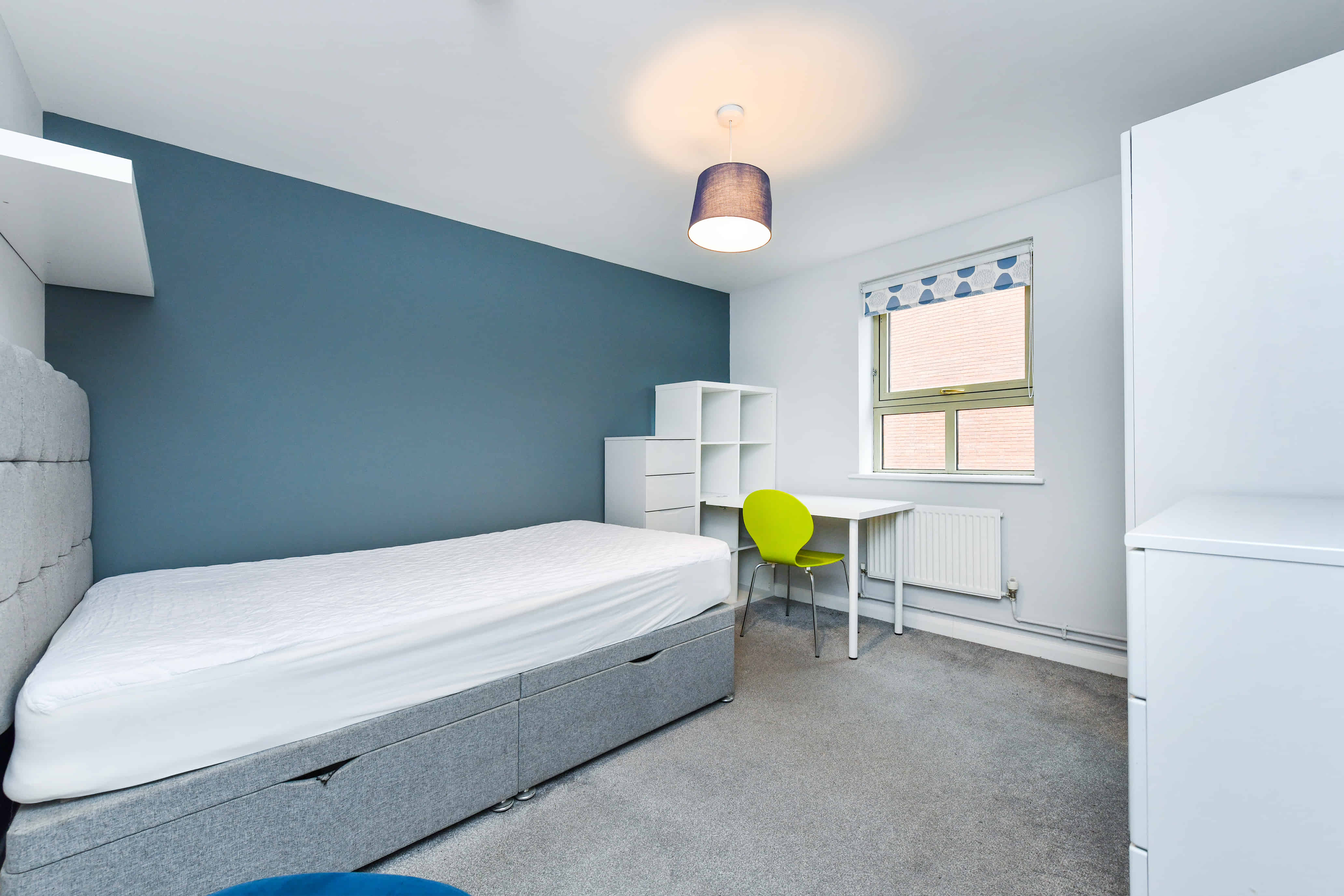 Common Area?w=400&h=260&fit=crop&q=40&auto=format&trim=auto