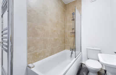 2 Bedroom Apartment, 169 Cottenham St, Kensington, Liverpool L7 2QX (Flat 2) - Liverpool, England, United Kingdom - Room 1 - Bathroom