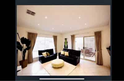 Room 1 - Bathroom?w=400&h=260&fit=crop&q=40&auto=format&trim=auto