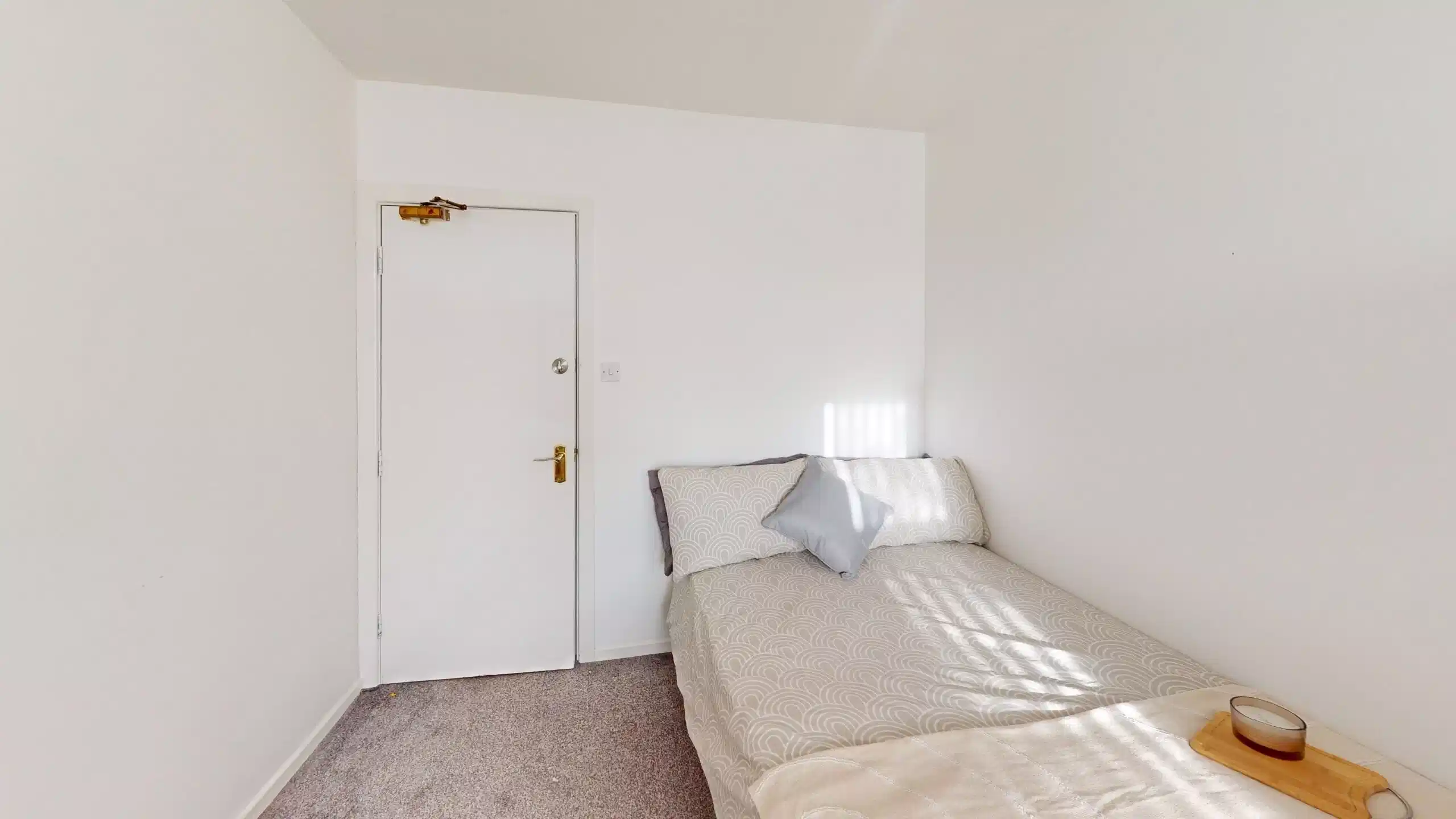 Amenities?w=400&h=260&fit=crop&q=40&auto=format&trim=auto